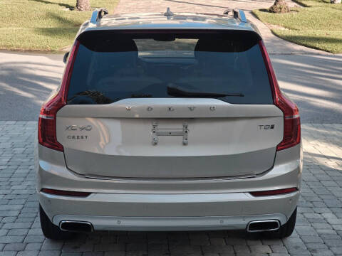 2016 Volvo XC90 T8 eAWD Momentum