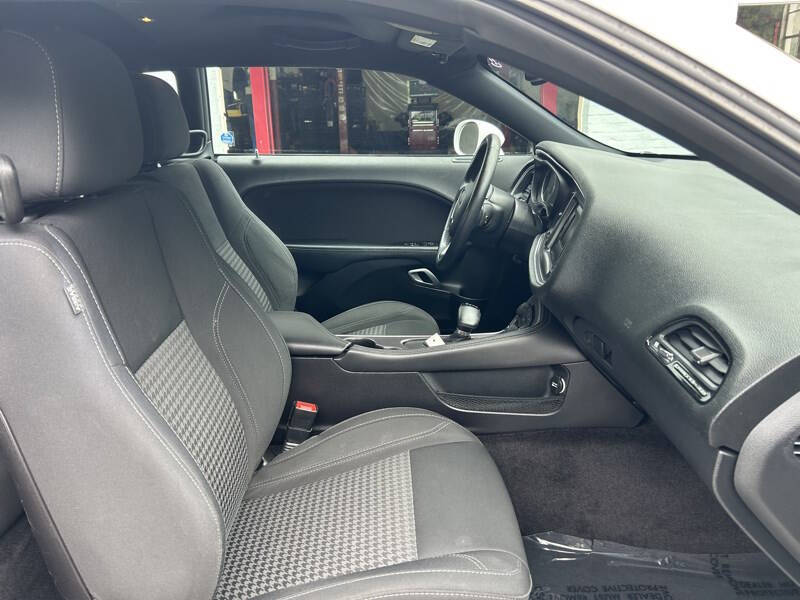 2016 Dodge Challenger SXT