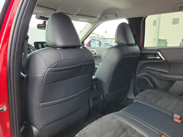 2024 Mitsubishi Outlander SE