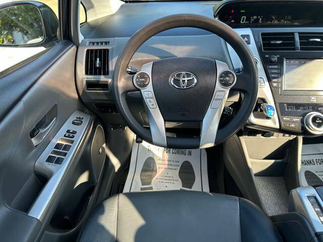 2012 Toyota Prius v Five