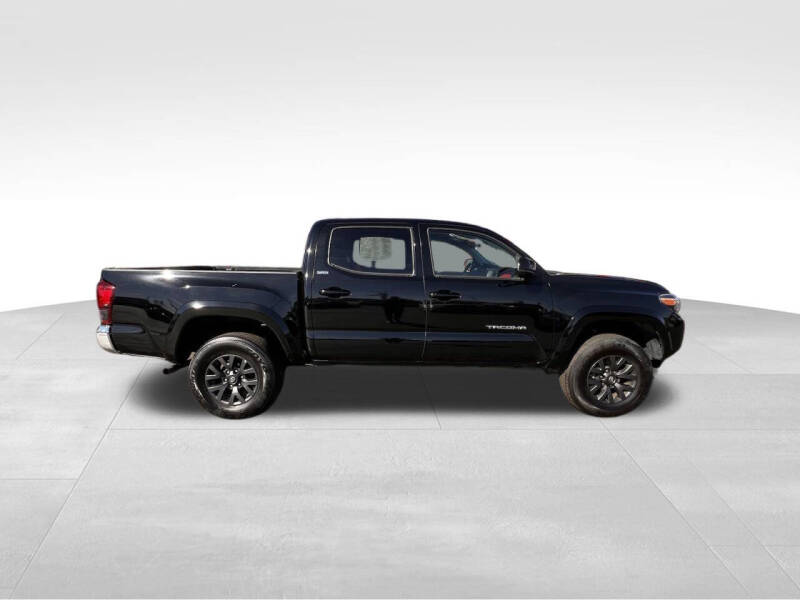 2023 Toyota Tacoma SR5 photo 1