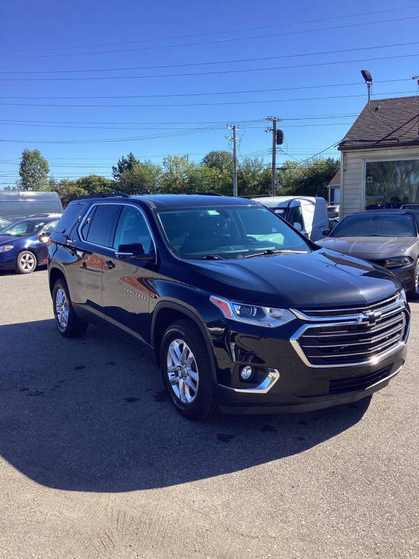 2020 Chevrolet Traverse 1LT photo 2