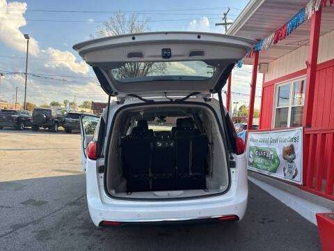 2017 Chrysler Pacifica Touring-L