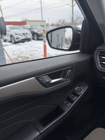 2021 Ford Escape SEL