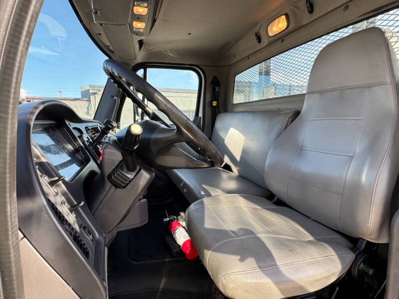 2016 Freightliner M2 106