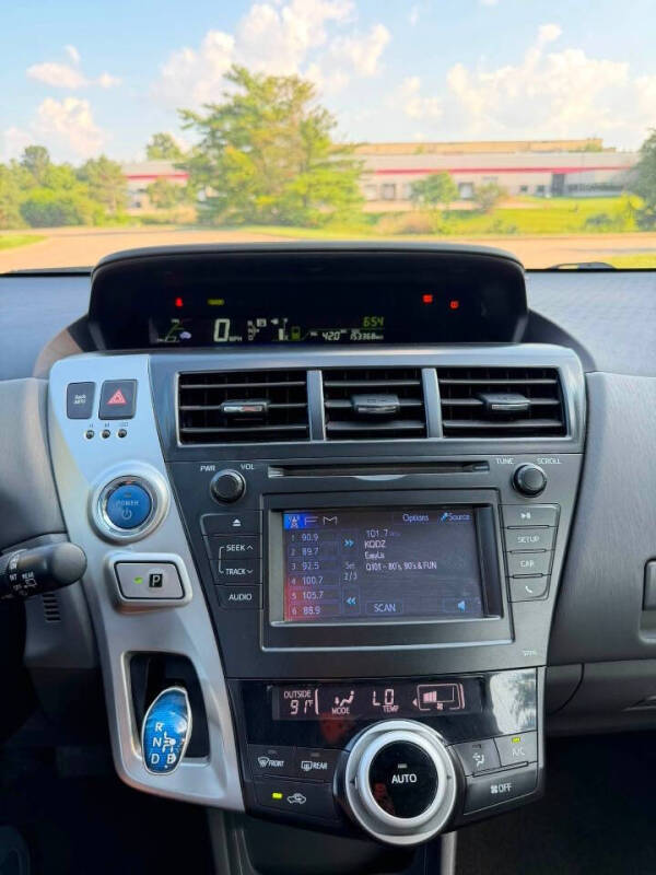 2012 Toyota Prius v Two