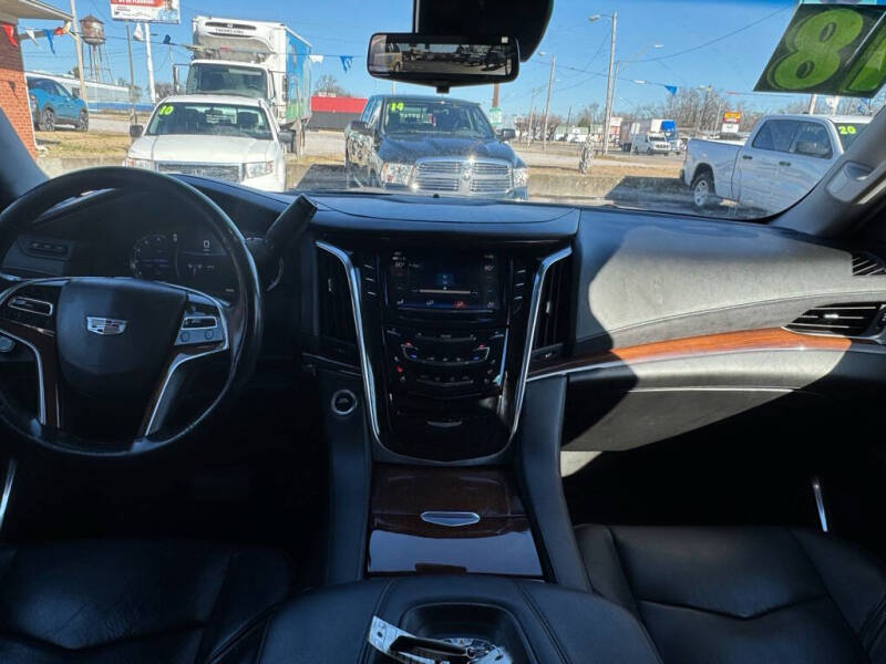 2018 Cadillac Escalade ESV Luxury