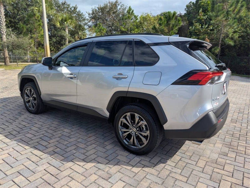 2025 Toyota RAV4 Hybrid XLE Premium