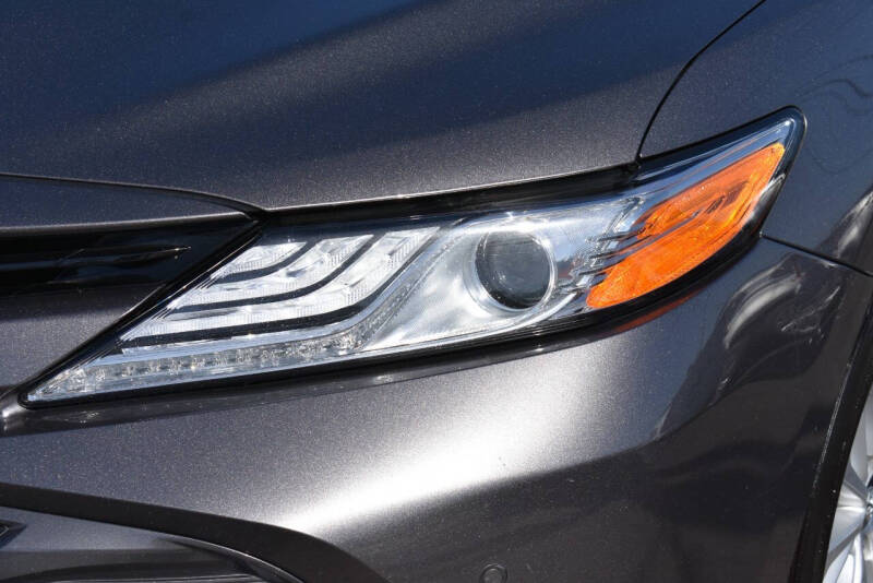 2018 Toyota Camry Hybrid XLE