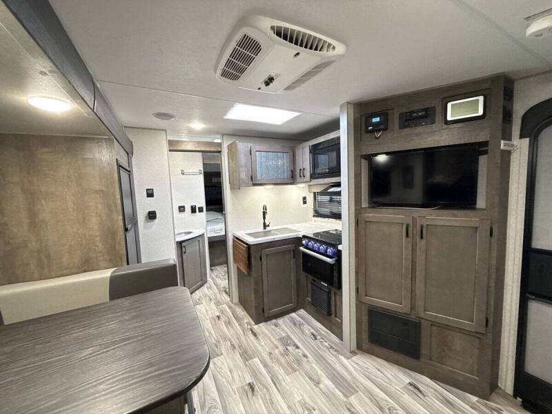 2022 Venture RV Sonic