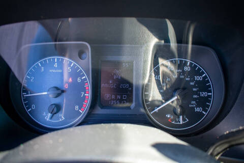 2017 Nissan Titan SV