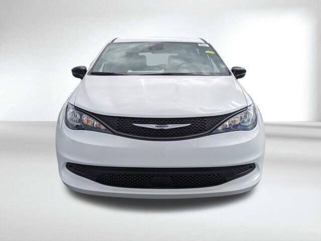 2026 Chrysler Voyager LX