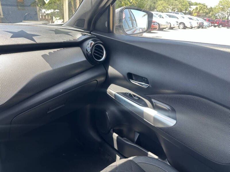 2019 Nissan Kicks SV