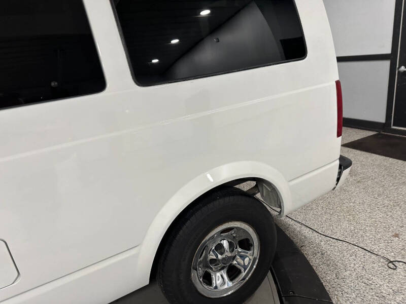 2002 Chevrolet Astro LS