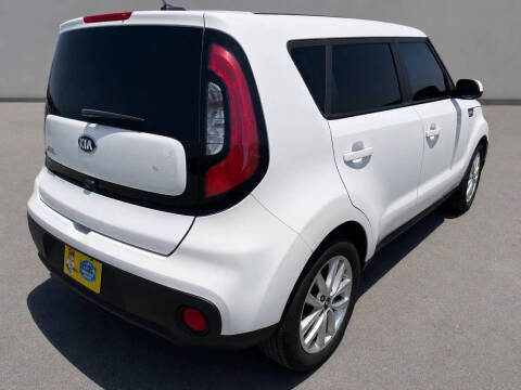2017 Kia Soul +