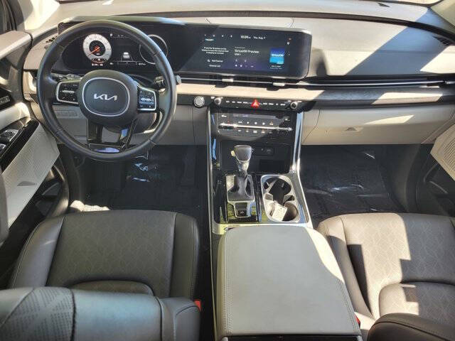 2024 Kia Carnival SX