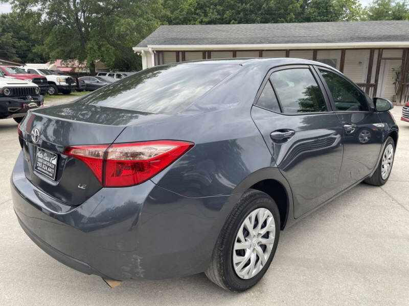 2019 Toyota Corolla LE photo 3