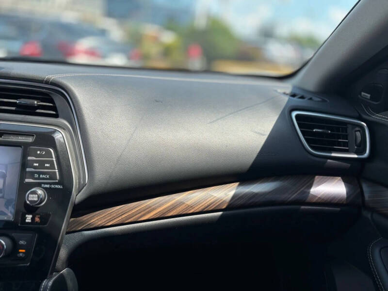 2017 Nissan Maxima Platinum