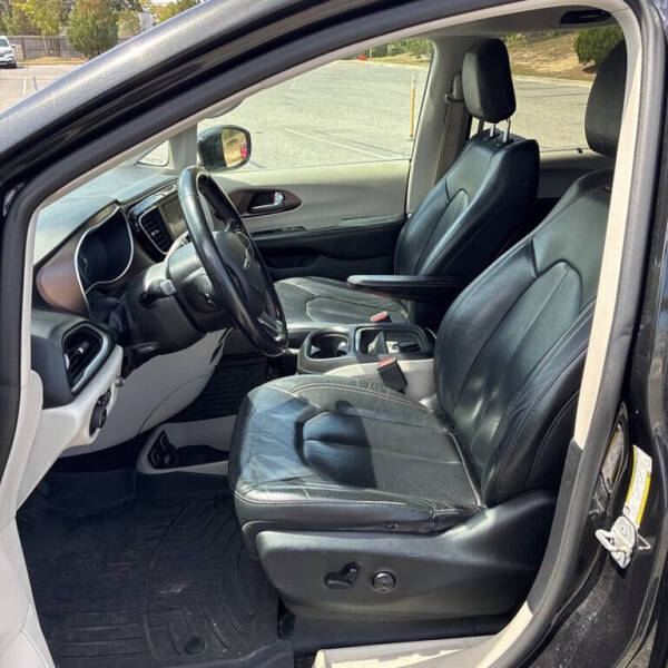 2019 Chrysler Pacifica Touring L