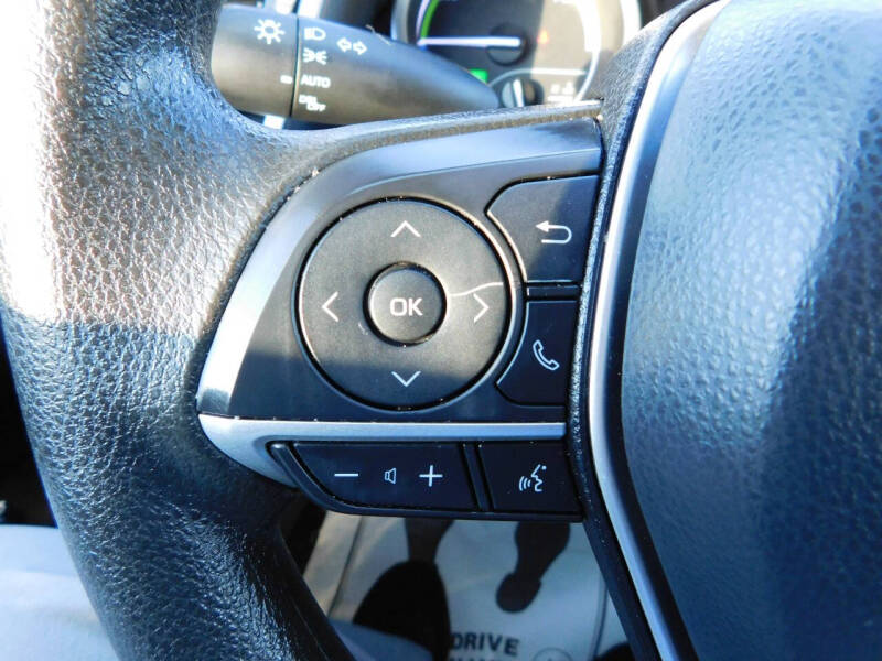 2022 Toyota Camry Hybrid LE