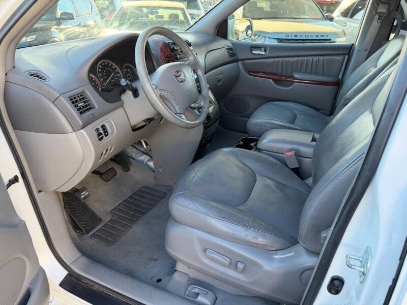 2004 Toyota Sienna