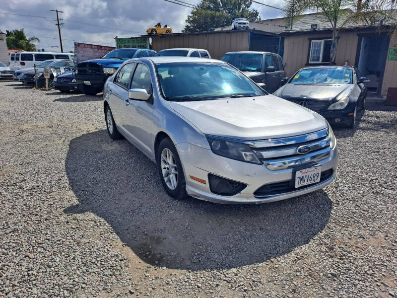 2012 Ford Fusion S photo 4