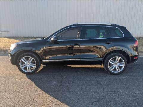 2014 Volkswagen Touareg for sale at TNK Autos in Inman KS