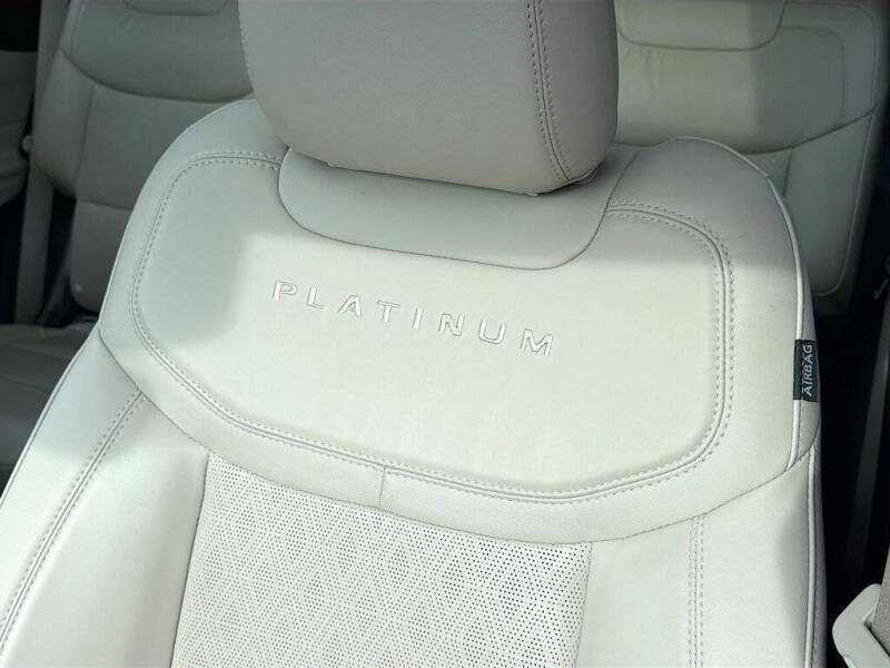 2023 Ford Explorer Platinum