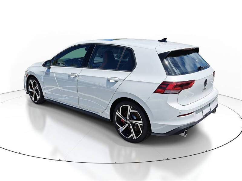 2025 Volkswagen Golf GTI SE