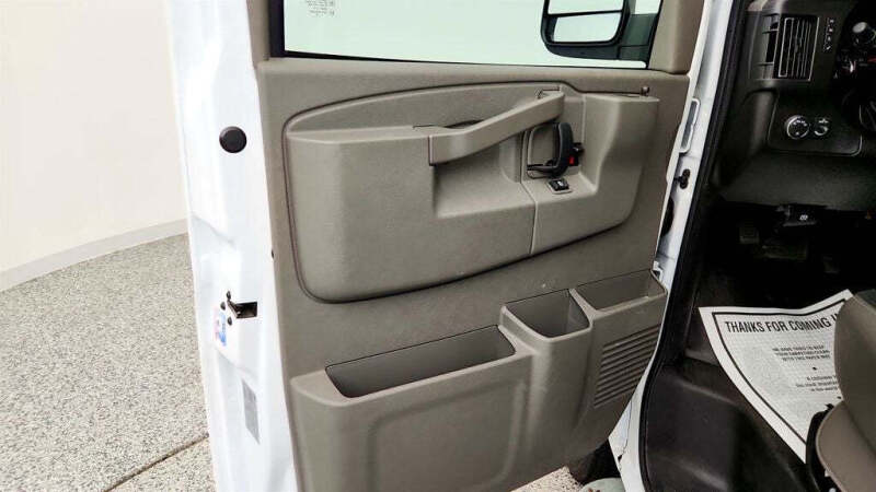 2025 Chevrolet Express 2500