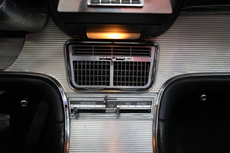 1961 Ford Thunderbird