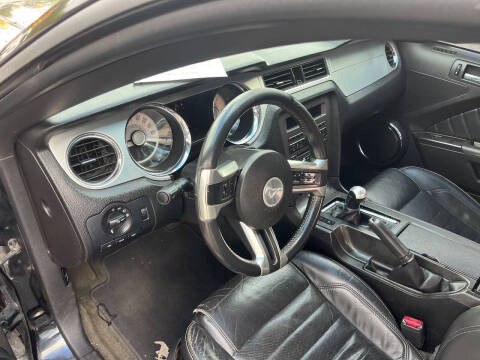 2012 Ford Mustang V6