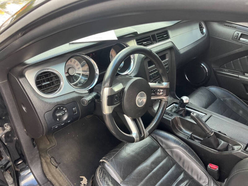 2012 Ford Mustang V6