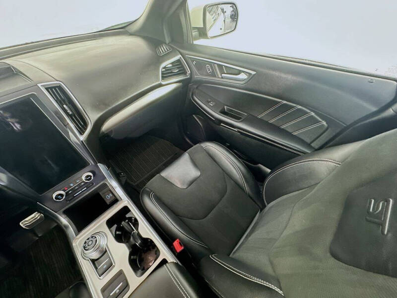 2022 Ford Edge ST
