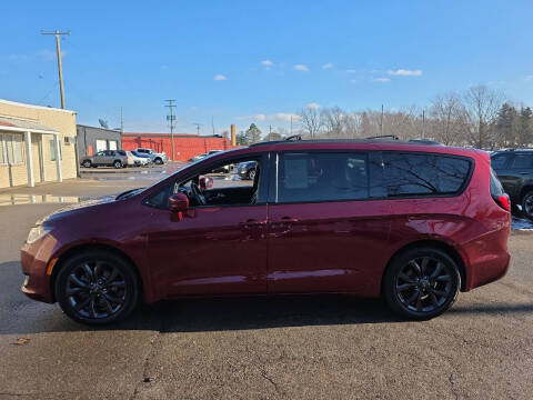 2020 Chrysler Pacifica Touring L Plus