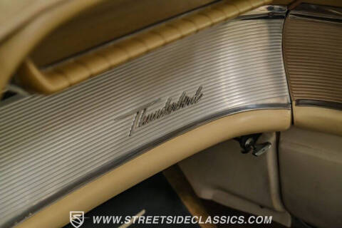 1962 Ford Thunderbird