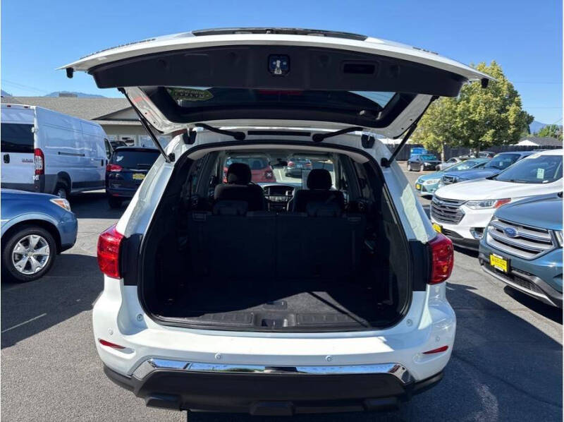 2020 Nissan Pathfinder S
