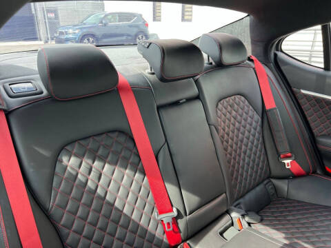 2023 Genesis G70