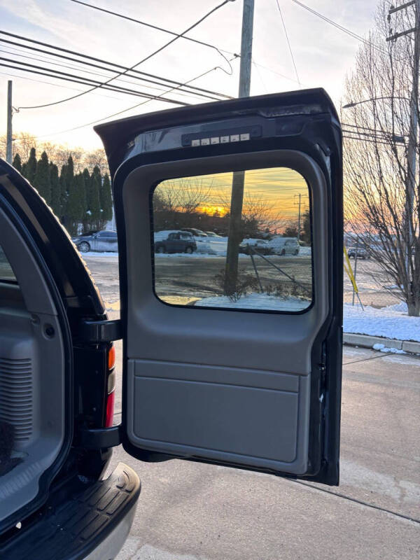 2004 Chevrolet Suburban 1500 LT