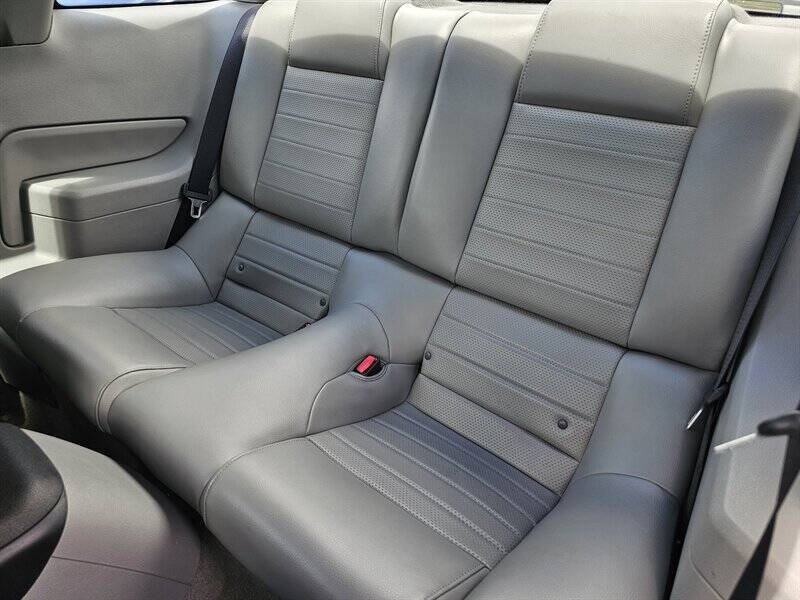 2006 Ford Mustang GT Deluxe