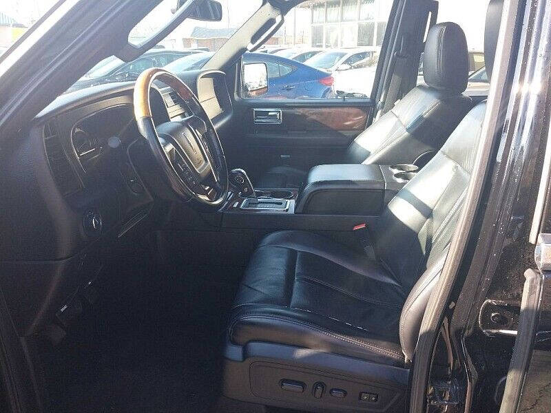 2017 Lincoln Navigator Select