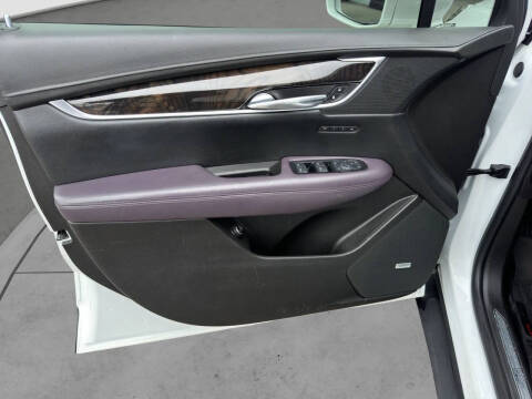 2017 Cadillac XT5 Premium Luxury