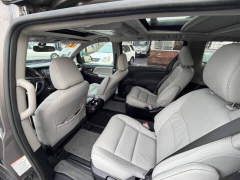 2016 Toyota Sienna XLE 8-Passenger