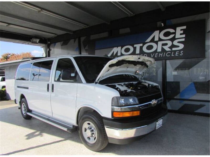 2017 Chevrolet Express LT 2500