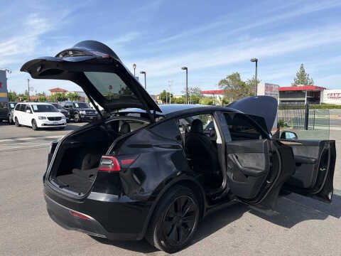 2025 Tesla Model Y Long Range