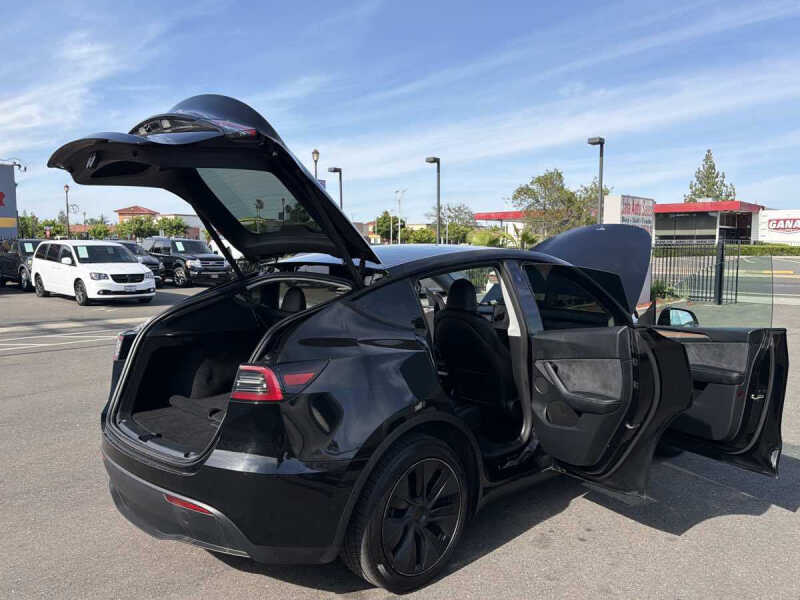 2025 Tesla Model Y Long Range