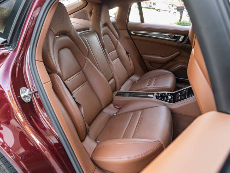 2023 Porsche Panamera