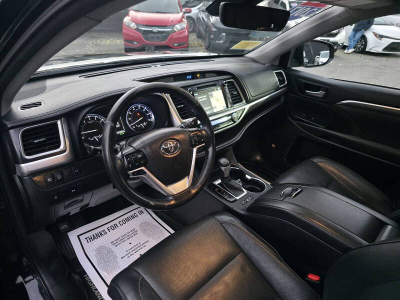 2017 Toyota Highlander Limited