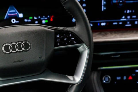 2025 Audi Q5 quattro Premium TFSI