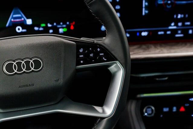 2025 Audi Q5 quattro Premium TFSI